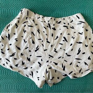 Lush Black and White Patterned Shorts